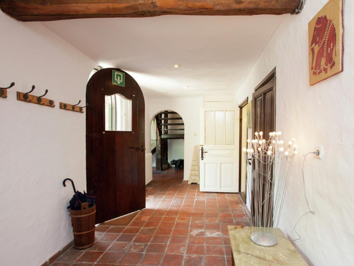 Magnificent Farmhouse In Sint Joost
