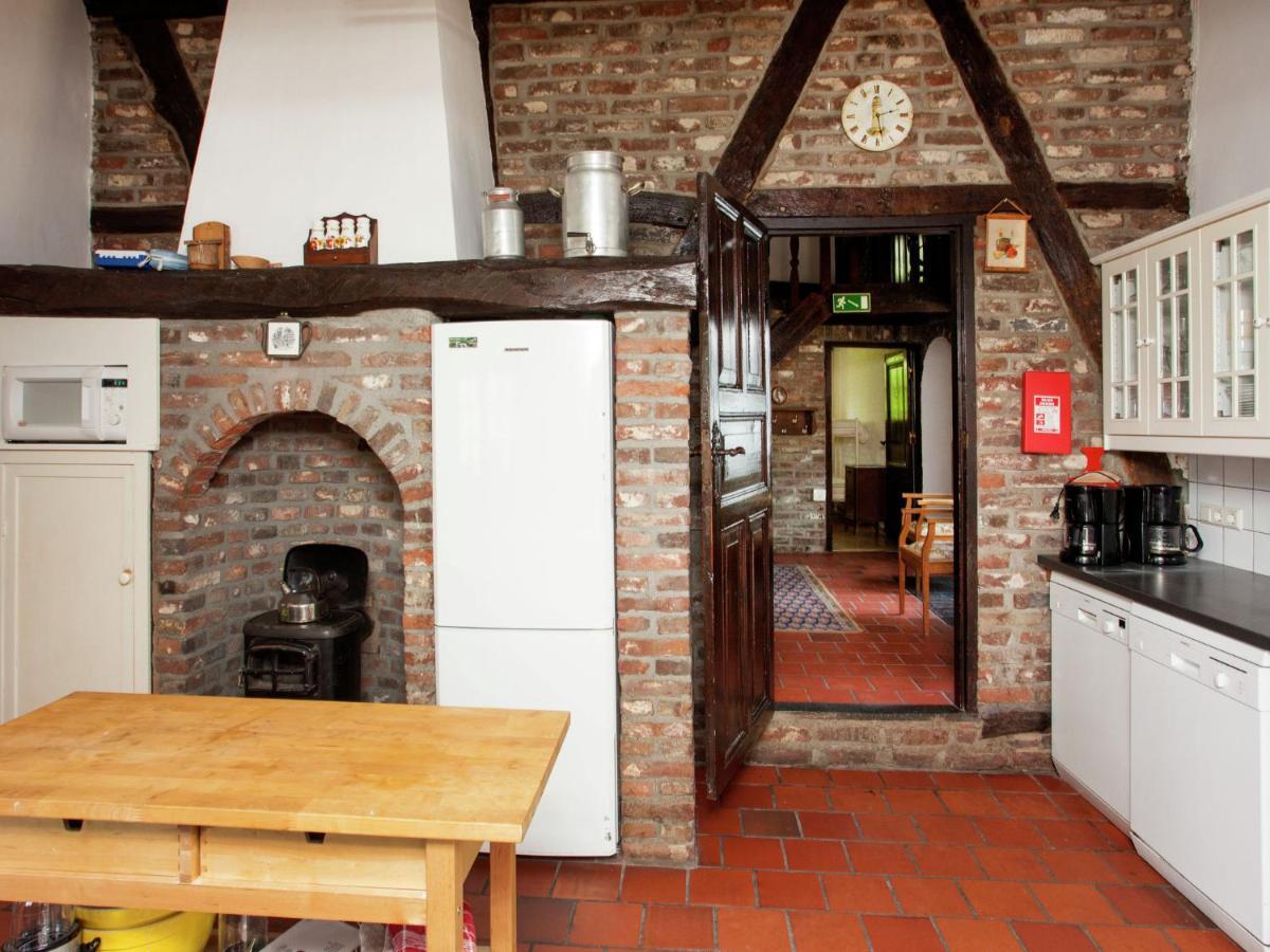 Magnificent Farmhouse In Sint Joost *